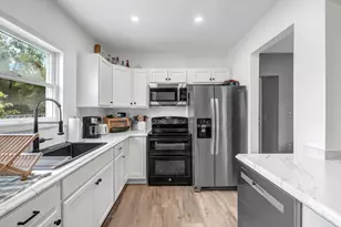 227 Bates St, Pittsfield, ME 04967 - Photo 2