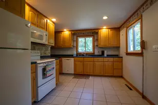 192 Central St, Bucksport, ME 04416 - Photo 10