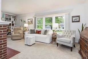 514 Mitchell Rd, Cape Elizabeth, ME 04107 - Photo 2