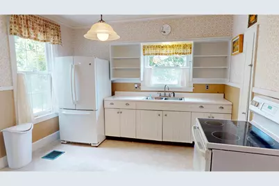 33 Center Street, Machias, ME 04654 - Photo 30