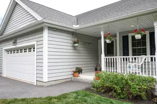 44 Carriage Ln, Brunswick, ME 04011 - Photo 1