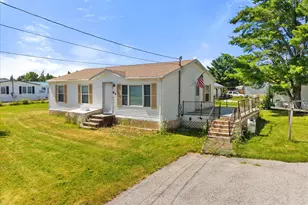 85 Shepherd Dr, Bangor, ME 04401 - Photo 2