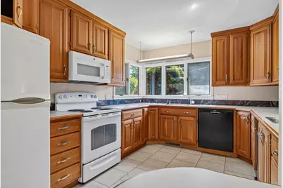10 Barkley Avenue, Auburn, ME 04210 - Photo 18