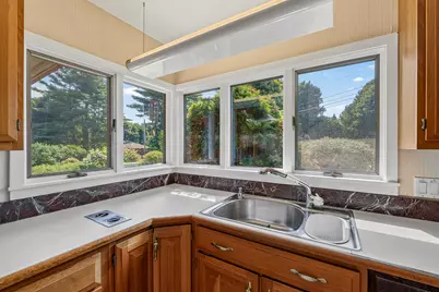 10 Barkley Avenue, Auburn, ME 04210 - Photo 20
