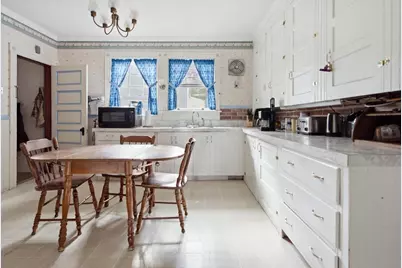27 W Dartmouth Street, Auburn, ME 04210 - Photo 12