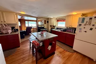 91 Lakeview St, Greenville, ME 04441 - Photo 8