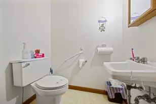 913 Essex St, Bangor, ME 04401 - Photo 68