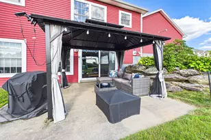 667 Newburgh Rd, Hermon, ME 04401 - Photo 8