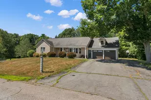 9 Hillcrest St, Hallowell, ME 04347 - Photo 2