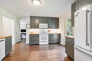 481 Bean Rd, Mount Vernon, ME 04352 - Photo 6