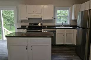 95 Pleasant St, Oxford, ME 04270 - Photo 4