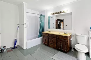 111 Pleasant St, Auburn, ME 04210 - Photo 18