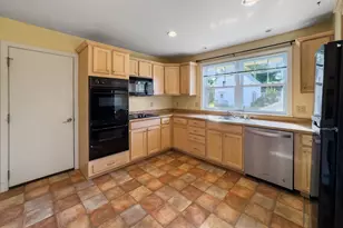 36 Pine St, Rockland, ME 04841 - Photo 6