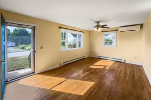 36 Pine St, Rockland, ME 04841 - Photo 2