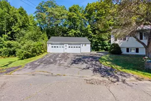 17 Rolfe Cir, Gardiner, ME 04345 - Photo 2