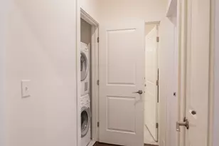 22 Hancock St, Portland, ME 04101 - Photo 12