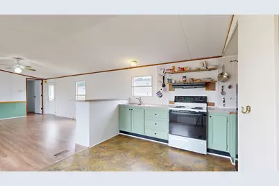 18 Purington Avenue, Mechanic Falls, ME 04256 - Photo 10