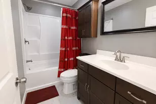 2 Hallowell St, Winslow, ME 04901 - Photo 10