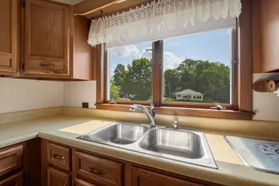 9 Nash Street, Lewiston, ME 04240 - Photo 16