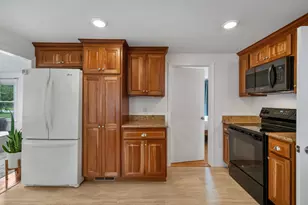 28 Boston Ave, Lewiston, ME 04240 - Photo 10