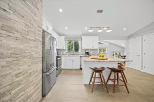 40 Old Neck Rd, Scarborough, ME 04074 - Photo 12