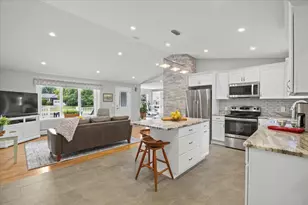 40 Old Neck Rd, Scarborough, ME 04074 - Photo 10