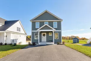 18 Feldspar Ln, Cumberland, ME 04021 - Photo 2