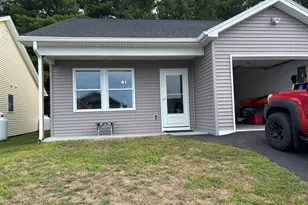25 Village Cir, Augusta, ME 04330 - Photo 2