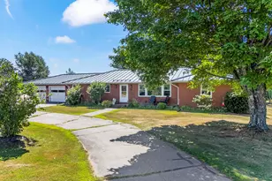 517 N Main St, Pittsfield, ME 04967 - Photo 2