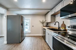566 Washington Ave, Portland, ME 04103 - Photo 4