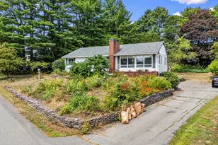 15 Mayflower Rd, Hallowell, ME 04347 - Photo 2