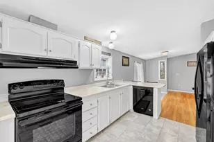 39 Cressy Ave, Glenburn, ME 04401 - Photo 4