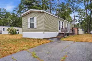 38 Primrose Ln, Brunswick, ME 04011 - Photo 2