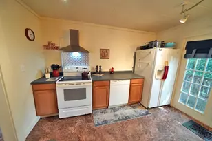 9 Carr Ave, Houlton, ME 04730 - Photo 10
