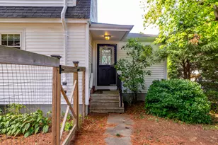 35 Chestnut St, Rockland, ME 04841 - Photo 12