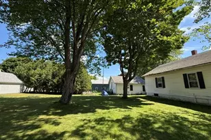 2 Broadway St, Baileyville, ME 04694 - Photo 6