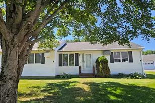 7 Meadow View Ln, Winslow, ME 04901 - Photo 2