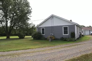 77 Spring Hill Rd, Palmyra, ME 04965 - Photo 4