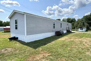 722 Hinckley Rd, Clinton, ME 04927 - Photo 2