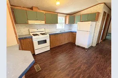 29 Mri Drive, Skowhegan, ME 04976 - Photo 2