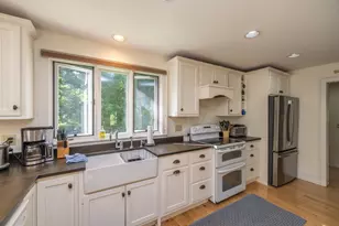 170 Mountain St, Camden, ME 04843 - Photo 14