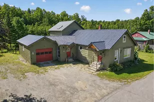 31 Hancock St, Dover Foxcroft, ME 04426 - Photo 2