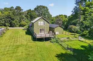 31 Hancock St, Dover Foxcroft, ME 04426 - Photo 2