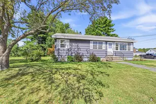 27 Marlboro Ave, Augusta, ME 04330 - Photo 2