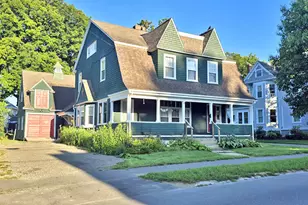 28 Highland Ave, Houlton, ME 04730 - Photo 2