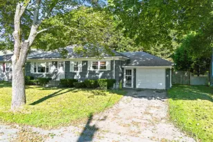 28 Arkwright Ave, Lewiston, ME 04240 - Photo 2