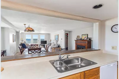 191 E Grand Avenue #301, Old Orchard Beach, ME 04064 - Photo 2