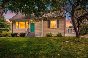 19 Grover Rd, Cape Elizabeth, ME 04107 - Photo 2