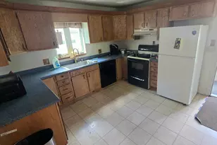 37 Chandler St, Houlton, ME 04730 - Photo 16