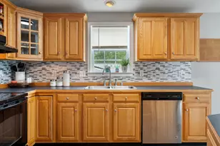 11 C St, Bangor, ME 04401 - Photo 10